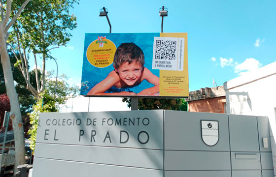 IMG Cambio de decoracion en monoposte Colegio El Pardo