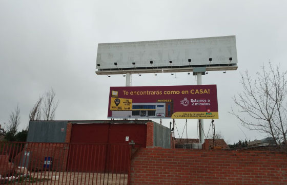 Cambio-de-decoracion-en-valla-16x3-para-Muebles-Munoz Cambio de decoracion en valla 16x3 para Muebles Munoz