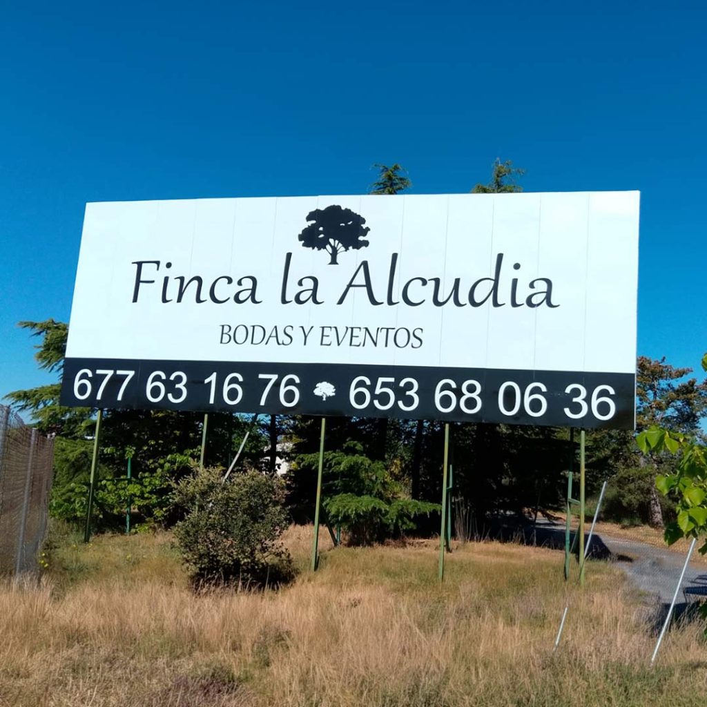 Producción de vinilo y cambio de decoración para Finca La Alcudia