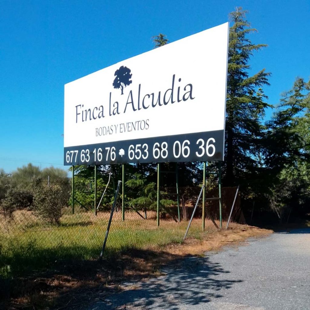Producción de vinilo y cambio de decoración para Finca La Alcudia