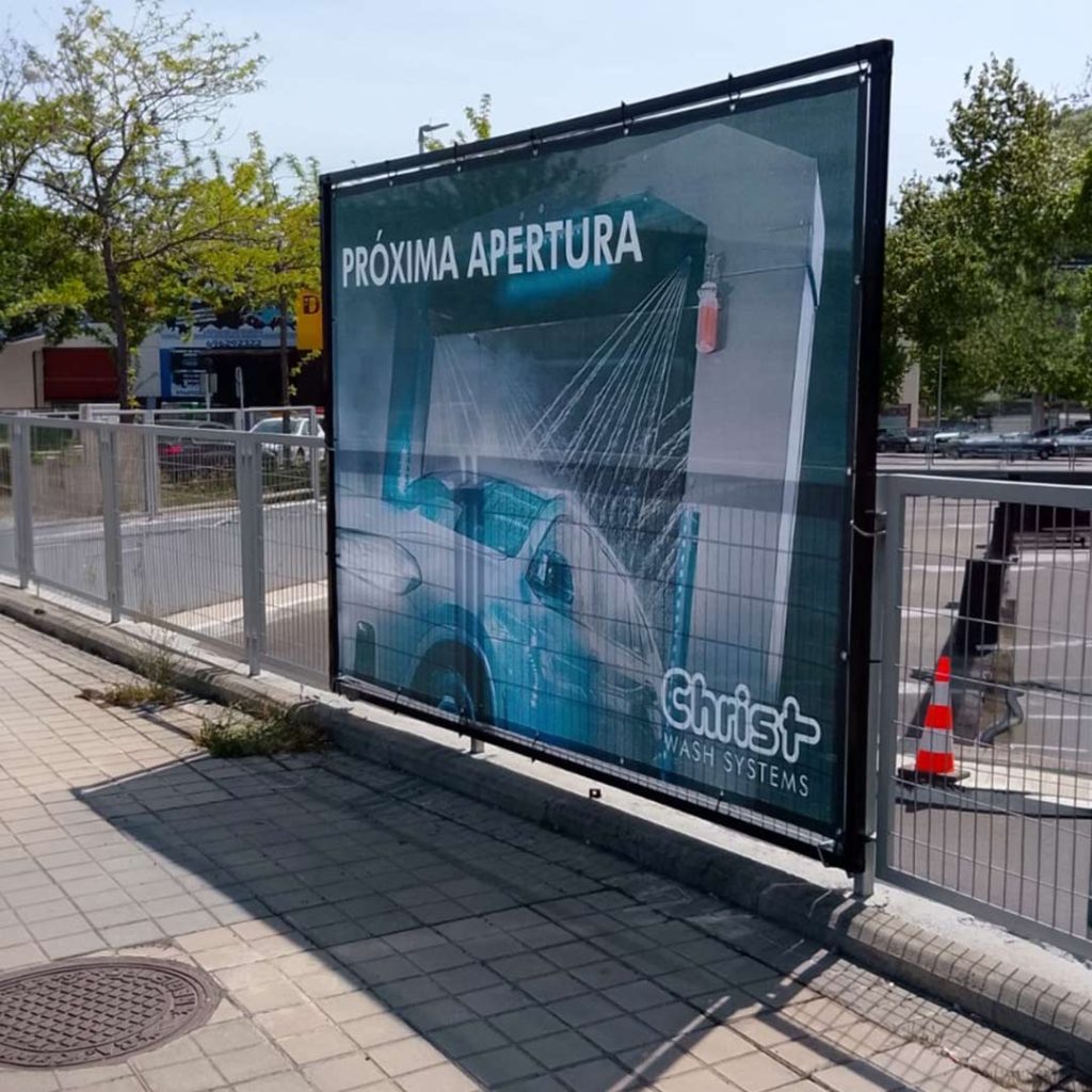 Fabricación, montaje y producción de lonas para gasolinera en Arroyomolinos 01