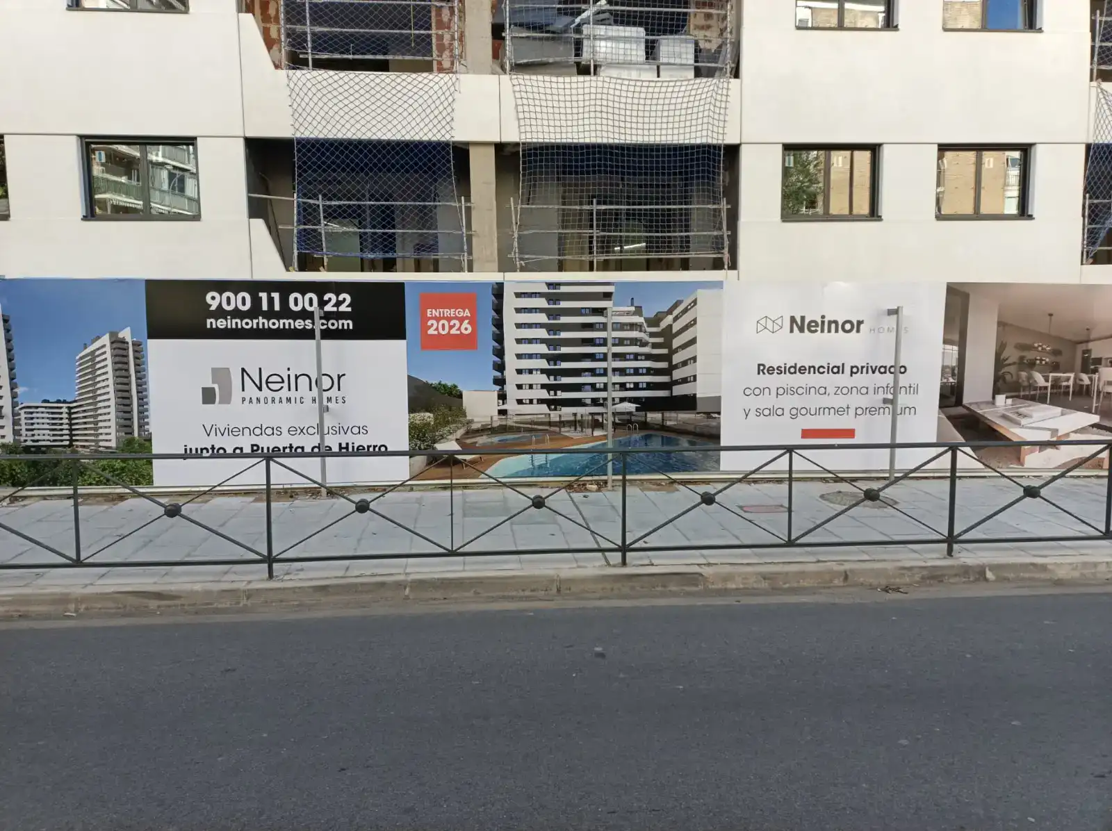 Fabricación y montaje de cerramiento en C Joaquín Lorenzo (Madrid), cliente Neinor Fabricacion y montaje de cerramiento en C Joaquin Lorenzo Madrid cliente Neinor